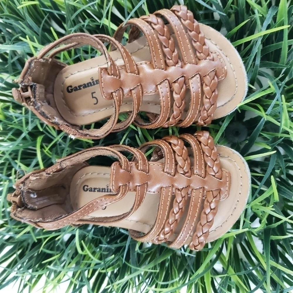 Garanimals Kids Size 5 Tan gladiator sandals